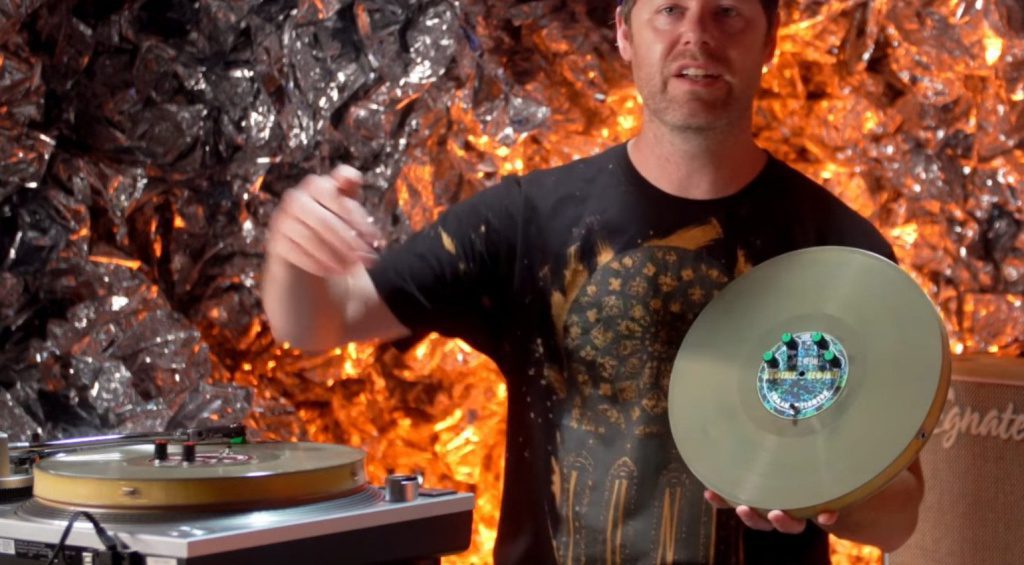 ¿Un disco y un pedal?