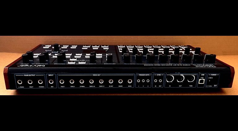 Behringer BMX